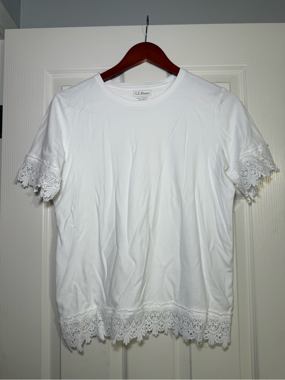 Ll Bean White Top With Lace Trim 100% Cotton womens size medium